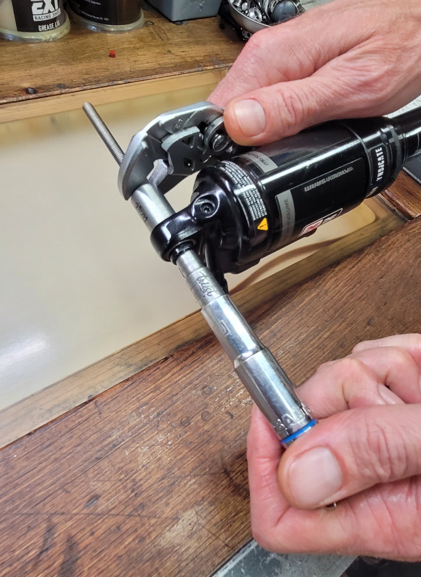 Shock Hardware Removal Tool